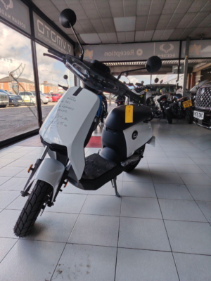2024 Vmoto Cux Moped Electric Automatic (4 Ps) in White — image 5