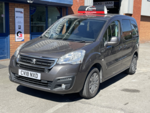 2018 Peugeot Partner Tepee 1.2 Puretech Active in Grey — image 3