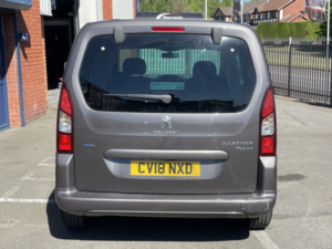 2018 Peugeot Partner Tepee 1.2 Puretech Active in Grey — image 5