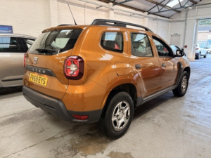 2019 Dacia Duster 1.0 Essential Tce 100 4x2 My19 in Orange — image 4