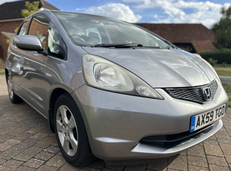 2009 Honda Jazz 1.4 I-Vtec Es in Silver — image 1