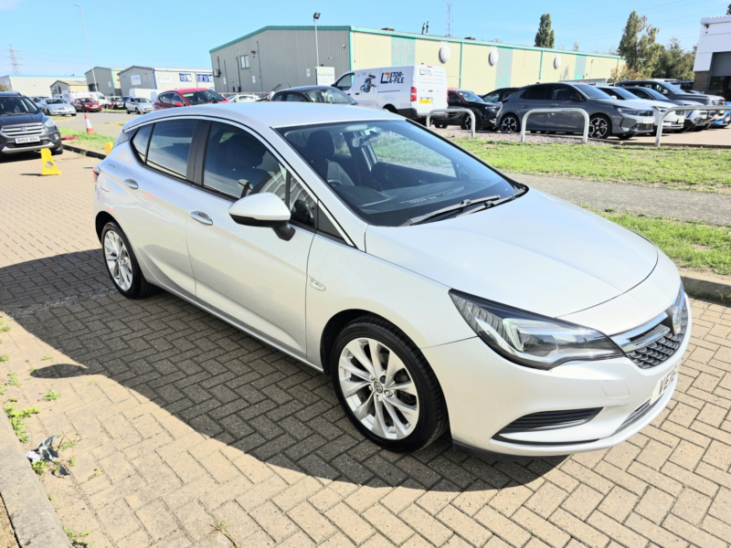 2016 Vauxhall Astra 1.4 I Turbo Tech Line in Silver — image 1