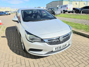 2016 Vauxhall Astra 1.4 I Turbo Tech Line in Silver — image 2