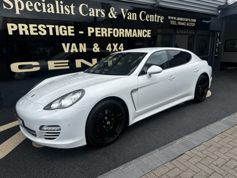 2013 Porsche Panamera 3.0 D V6 Platinum Edition in White — image 1