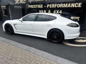 2013 Porsche Panamera 3.0 D V6 Platinum Edition in White — image 4