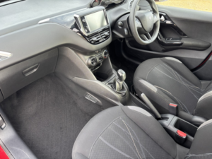 2014 Peugeot 208 1.0 Vti Puretech Active in Red — image 2