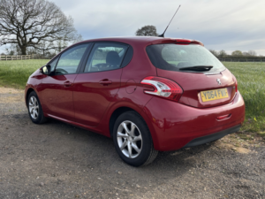 2014 Peugeot 208 1.0 Vti Puretech Active in Red — image 3