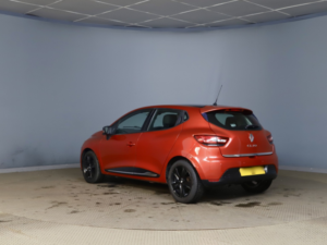 2016 Renault Clio 1.2 Dynamique Nav 1.2 16v 75 in Red — image 5