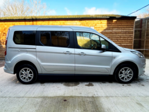 2019 Ford Grand Tourneo Connect 3 SEAT Side Entry Passenger Up Front Wheelchair Accessible Vehicle in Silver — image 5