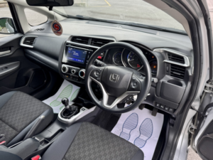 2015 Honda Jazz 1.3 I-Vtec Se in Silver — image 5