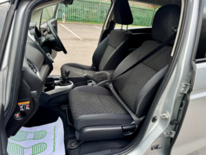 2015 Honda Jazz 1.3 I-Vtec Se in Silver — image 6