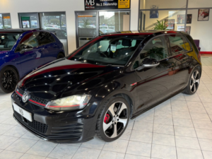 2017 Volkswagen Golf 2.0 Tsi Bluemotion Tech Gti in Black — image 5