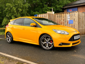 2013 Ford Focus St-3 2.0 Ecoboost - 45,400 Miles - Fsh - Unmodified - Full Recaro Leather, Xenons - Tangerine Scream in Yellow — image 5