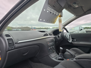 2006 Renault Laguna 2.0 16v Extreme Hatchback 5dr Petrol Manual (187 G/km, 135 Bhp) in Silver — image 6