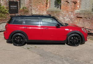 2015 MINI Clubman 2.0 Clubman Cooper S in Red — image 5