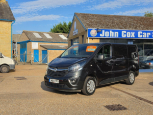 2019 Vauxhall Vivaro 1.6 Cdti 2700 Biturbo Ecotec Sportive L1 H1 Euro 6 (s/s) 5dr in Black — image 2