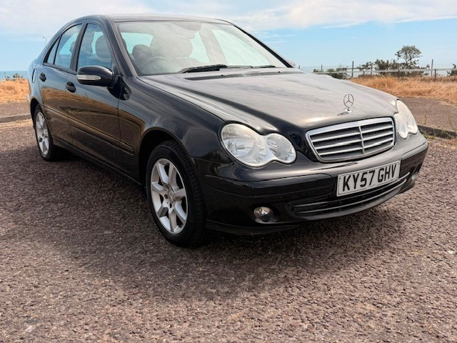 2007 Mercedes-Benz C Class 1.8 C180 Kompressor Classic Se in Black — image 2