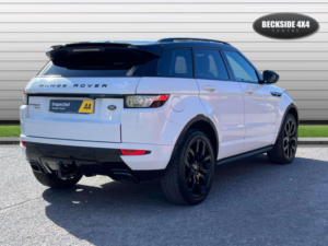 2015 Land Rover Range Rover Evoque 2.2 Range Rover Evoque Dynamic Sd4 4WD 5dr in White — image 4