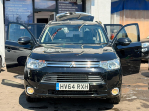 2014 Mitsubishi Outlander 2.0h 12kwh Gx4hs CVT 4WD Euro 5 (s/s) 5dr in Black — image 3