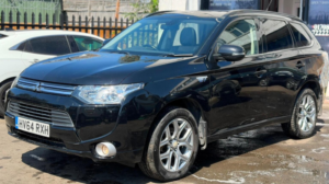 2014 Mitsubishi Outlander 2.0h 12kwh Gx4hs CVT 4WD Euro 5 (s/s) 5dr in Black — image 4