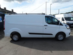 2022 Ford Transit Custom 2.0 300 Ecoblue Trend L2 H1 Euro 6 5dr in White — image 4