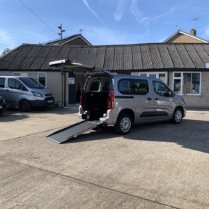 2025 Vauxhall Combo Life 1.5 in Grey — image 3
