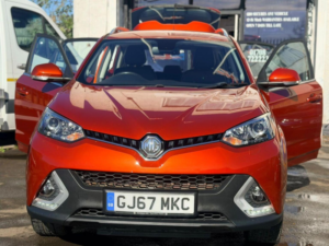 2017 MG Gs 1.5 Tgi Exclusive Dct Euro 6 (s/s) 5dr in Orange — image 2