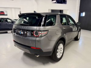 2015 Land Rover Discovery Sport 2.2 Sd4 Se Tech SUV 5dr Diesel Auto 4WD (s/s) (190 Ps) in Grey — image 2