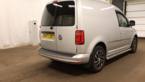 2017 Volkswagen Caddy 2.0 Tdi C20 Bluemotion Tech Highline in Silver — image 4