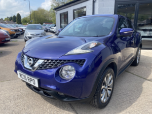 2016 Nissan Juke 1.6 Tekna in Blue — image 2