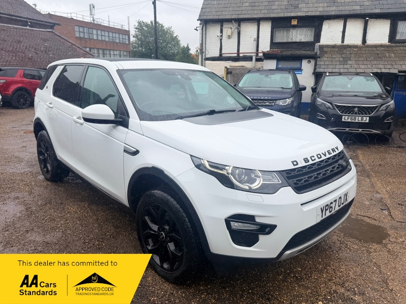 2017 Land Rover Discovery Sport Td4 Hse in Grey — image 1