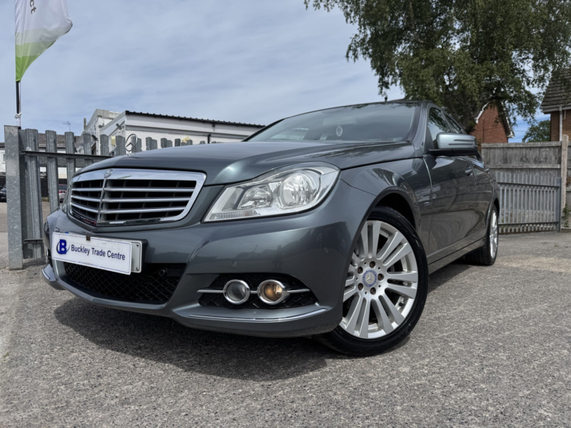 2011 Mercedes-Benz C Class 1.8 C180 Blueefficiency Elegance in Grey — image 1