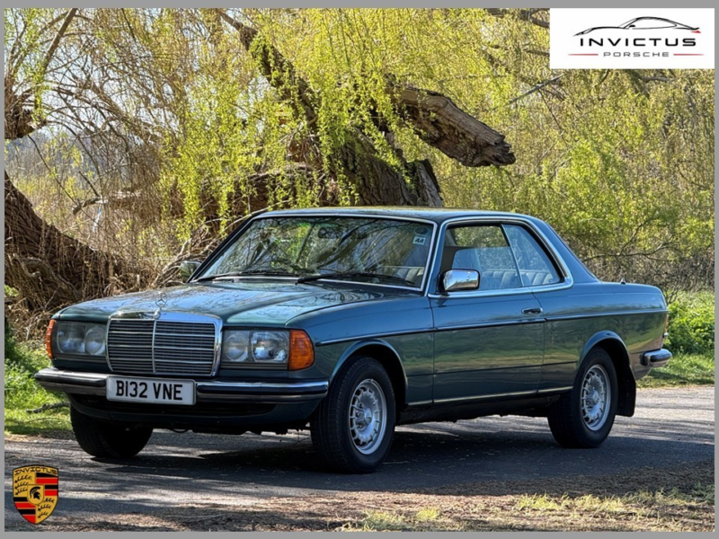 1985 Mercedes-Benz 230 in Green — image 1
