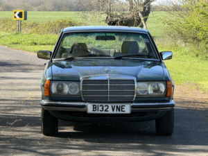 1985 Mercedes-Benz 230 in Green — image 3