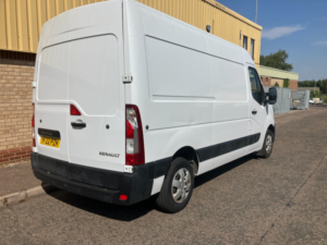 2022 Renault Master 2.3 Dci 35 Business+ Panel Van 4dr Diesel Manual Fwd Mwb Medium Roof Euro 6 (135 Ps) in White — image 5