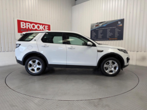 2017 Land Rover Discovery Sport 2.0 Td4 Se 4WD Euro 6 (s/s) 5dr (5 Seat) in White — image 3