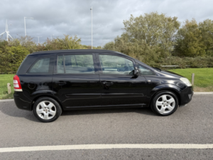 2008 Vauxhall Zafira 1.6 Exclusiv in Black — image 4