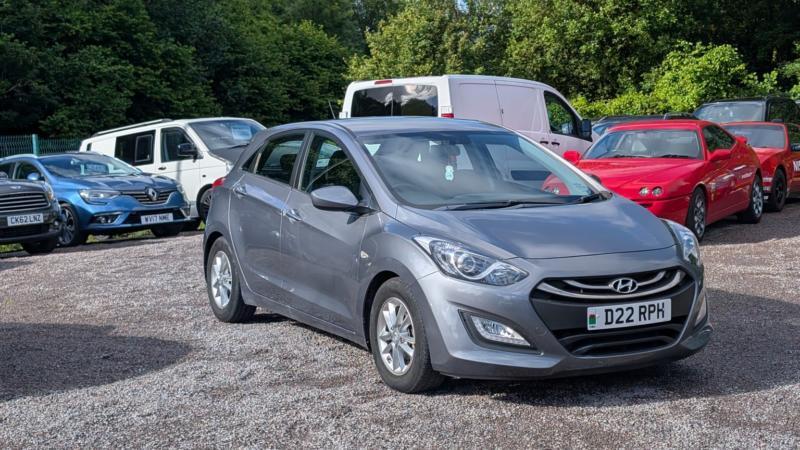 2014 Hyundai I30 1.6 Crdi Blue Drive Active in Grey — image 1
