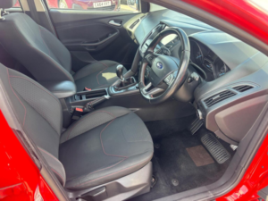 2016 Ford Focus 2.0 Tdci Zetec S Red Edition Euro 6 (s/s) 5dr in Red — image 3