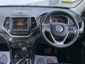 2015 Jeep Cherokee 2.0 Crdi Limited 4x4 Automatic 5-Door in Black — image 2