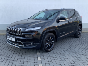 2015 Jeep Cherokee 2.0 Crdi Limited 4x4 Automatic 5-Door in Black — image 4