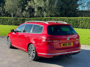 2012 Volkswagen Passat 2.0 Tdi Bluemotion Tech Sport Euro 5 (s/s) 5dr in Red — image 5