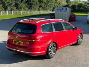 2012 Volkswagen Passat 2.0 Tdi Bluemotion Tech Sport Euro 5 (s/s) 5dr in Red — image 6