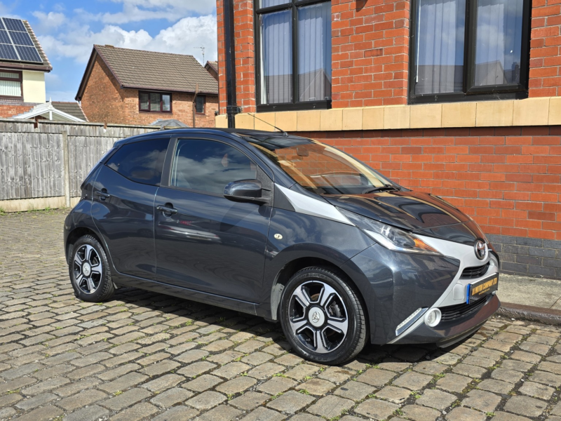 2016 Toyota Aygo 1.0 Vvt-I X-Clusiv 2 in Grey — image 1