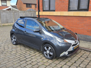 2016 Toyota Aygo 1.0 Vvt-I X-Clusiv 2 in Grey — image 2