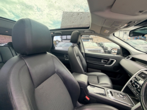 2016 Land Rover Discovery Sport Td4 Se Tech in Blue — image 5