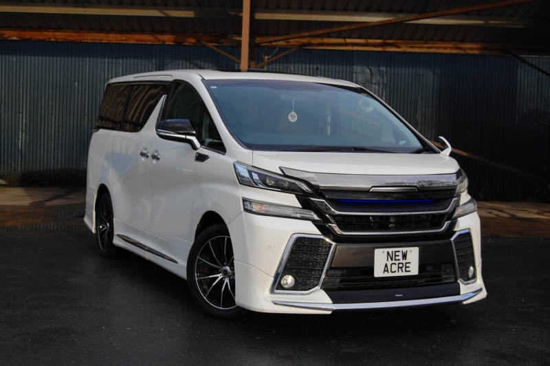 2015 Toyota Vellfire 3.5 Za 30 Series Camper 5 Seats in White — image 1