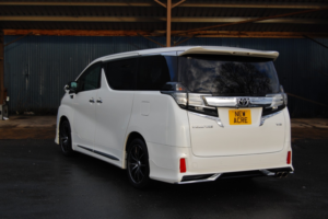 2015 Toyota Vellfire 3.5 Za 30 Series Camper 5 Seats in White — image 5