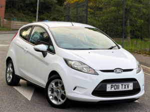2011 Ford Fiesta 1.25 Edge Hatchback 3dr Petrol Manual (129 G/km, 81 Bhp) in White — image 3