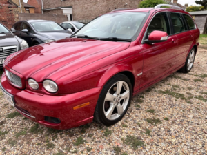 2009 Jaguar X-Type 2.2 D Dpf Se in Red — image 3